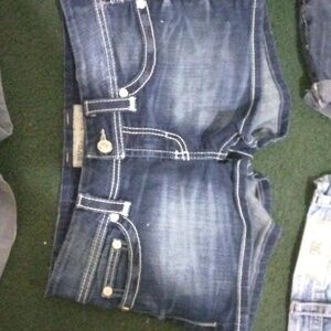 Buckle Sabrina denim shorts